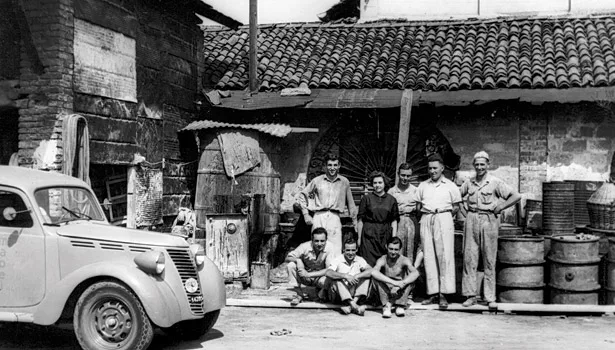 mapei italy family pictured black and white