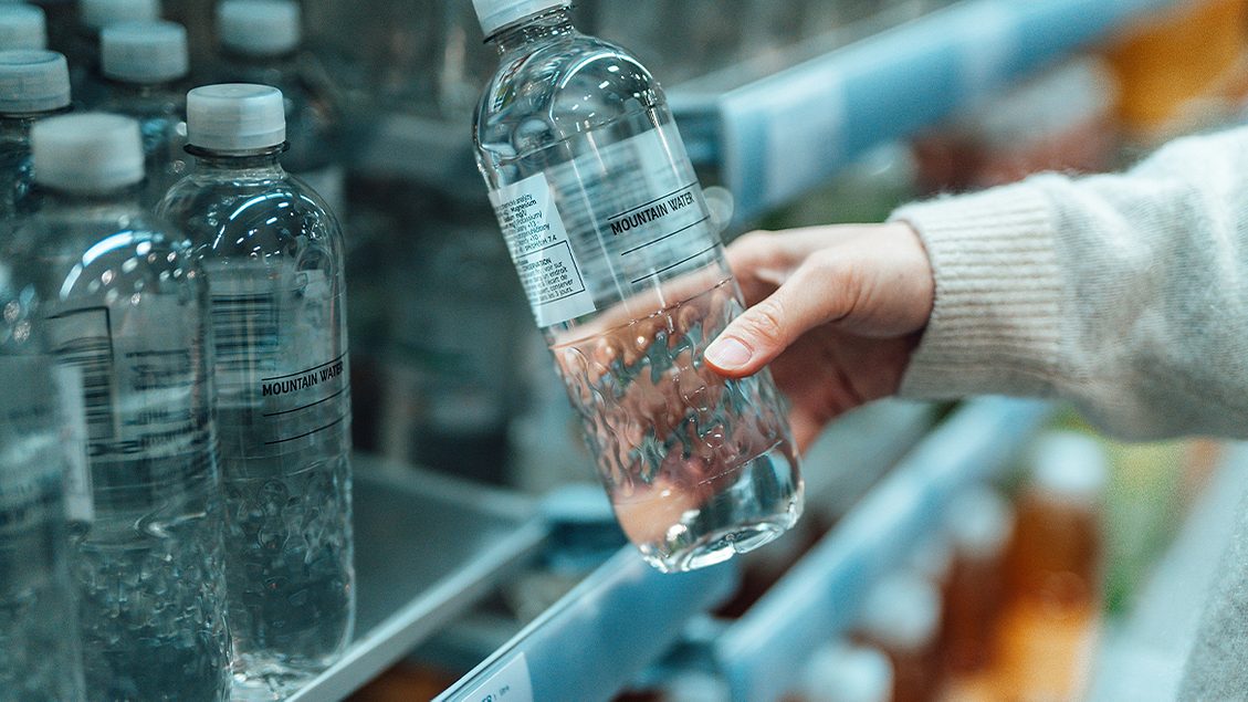 Dispersible Adhesives Facilitate Clean Label Separation in PET Recycling