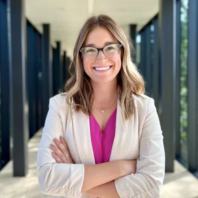Katie Williamson Headshot