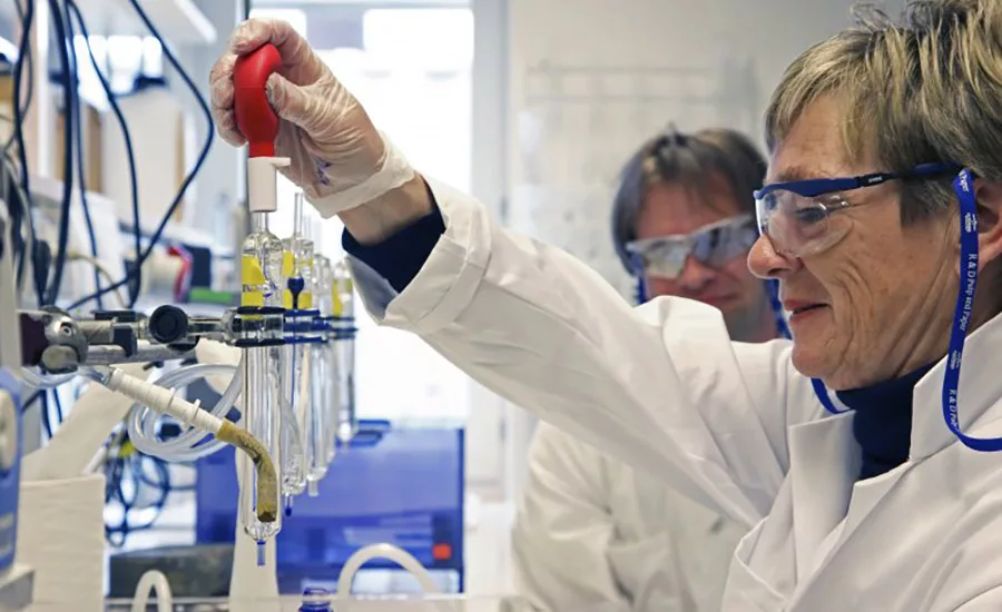 AkzoNobel digitization