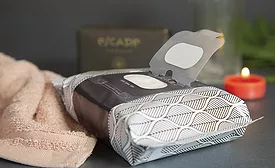 Image of Fedrigoni open-close label technology on a package of wipes