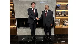 Picture of two men shaking hands