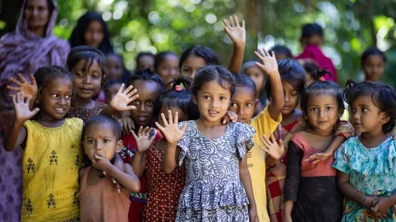 Picture of children waving
