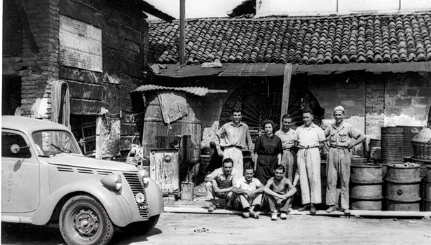 black and white group photo milan italy mapei